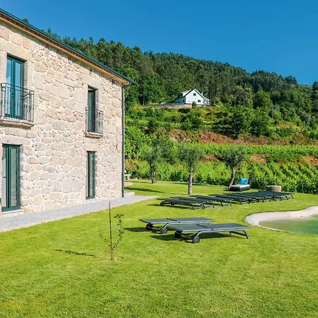 Vale Da Fonte - Charming Farm stay Ponte da Barca